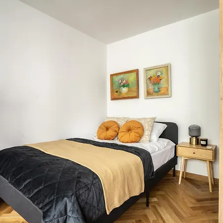 Style By Arrenda Apartment Warsaw